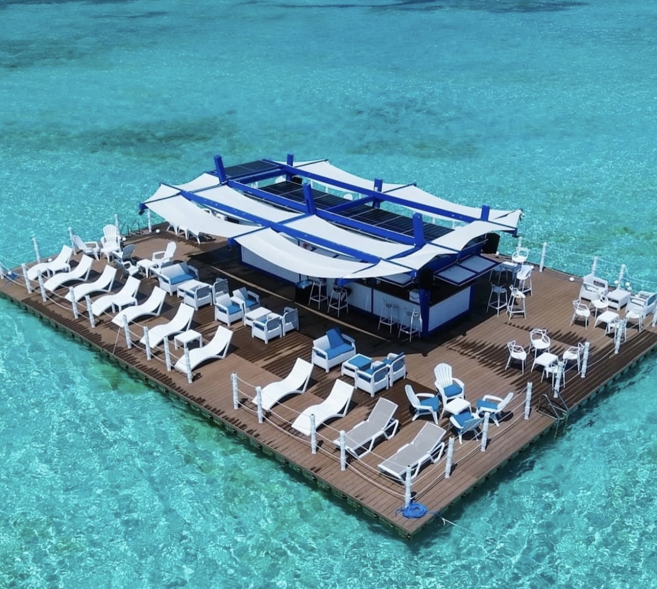 Tour sunset paradise beach bar flotante