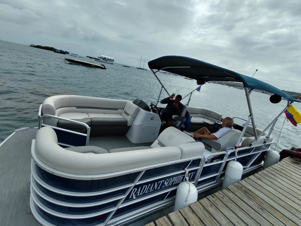 Pontón Radiant Sofia | Pontón en san andrés