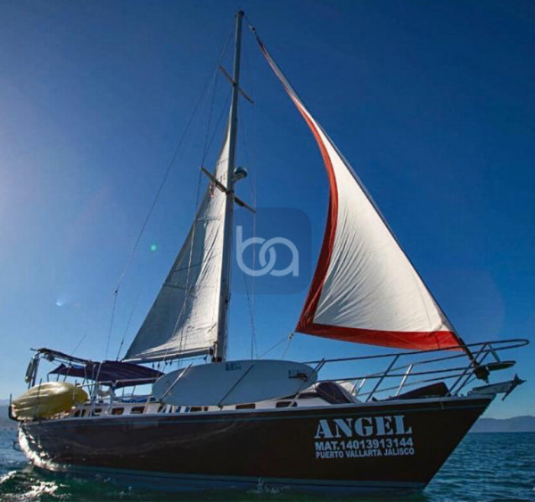 Velero  Angel | Velero en puerto vallarta